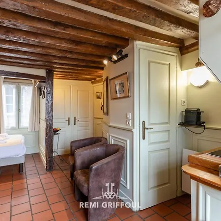 Les Colombages - On The Port Of - View