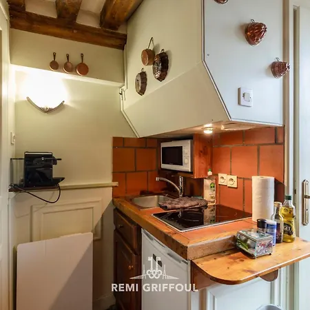 Apartment Les Colombages - On The Port Of - View Honfleur